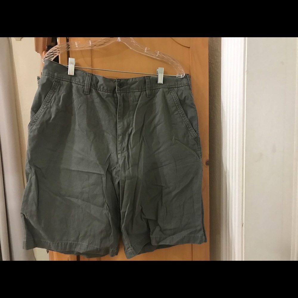 Size 36 100% cotton men’s shorts